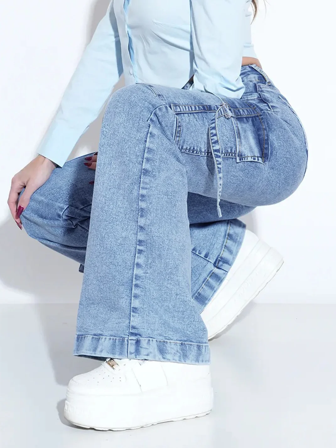 Women's Washed Utility Jeans with Multiple Pockets - Stylish and Practical Denim Pants for Everyday Wear 3